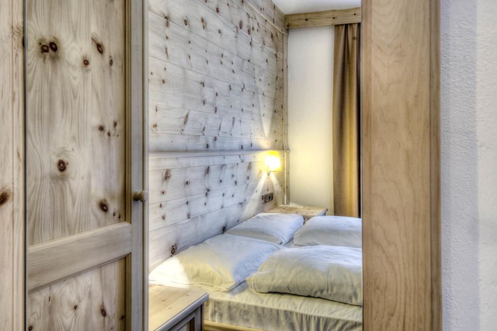 Family And Wellness Residence Ciasa Antersies サン・カッシアーノ 部屋 写真