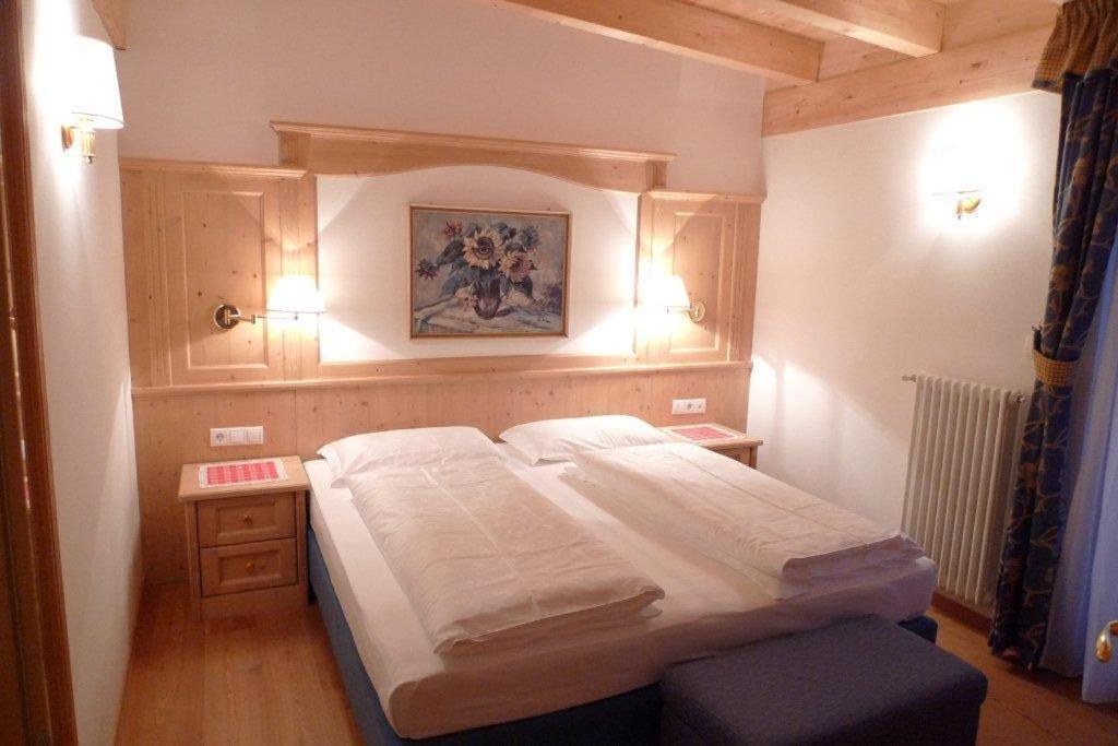Family And Wellness Residence Ciasa Antersies サン・カッシアーノ 部屋 写真