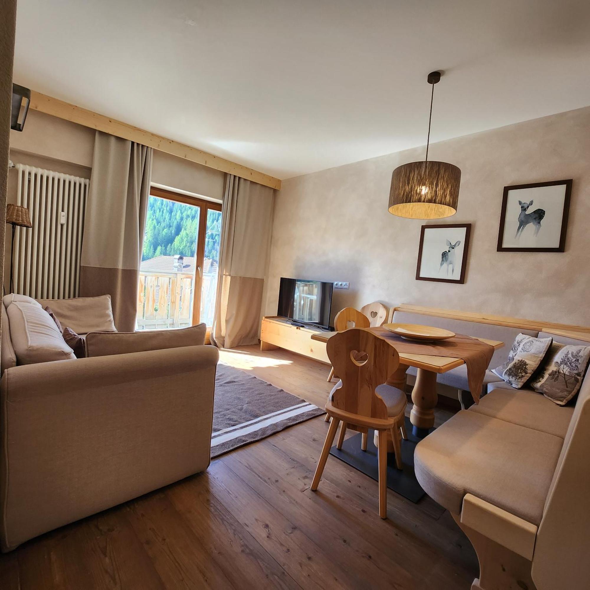 Family And Wellness Residence Ciasa Antersies サン・カッシアーノ 部屋 写真