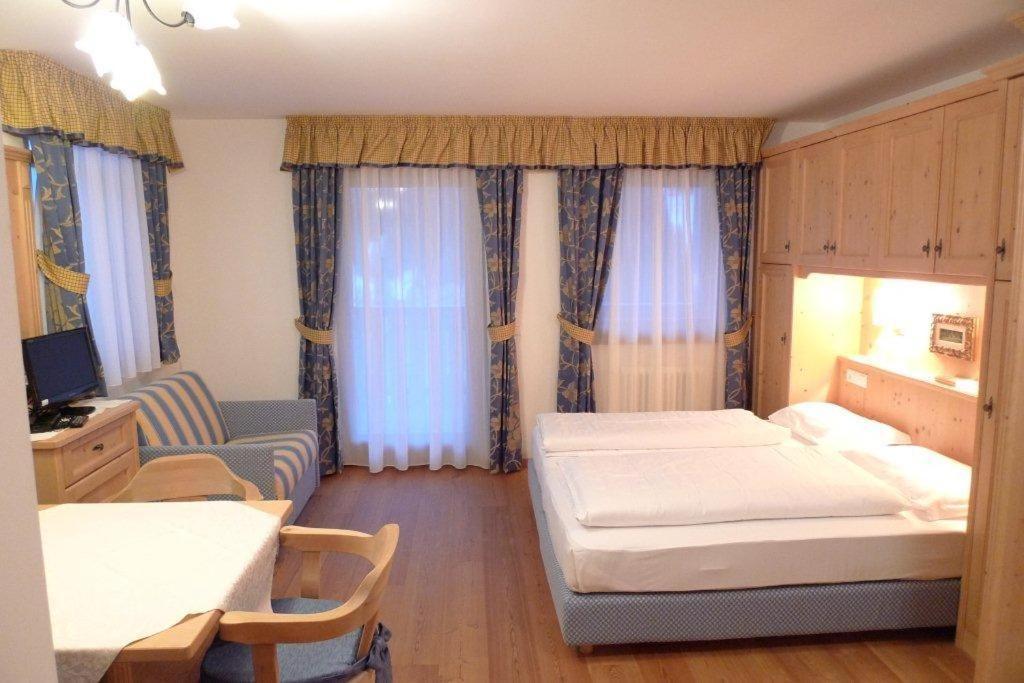 Family And Wellness Residence Ciasa Antersies サン・カッシアーノ エクステリア 写真